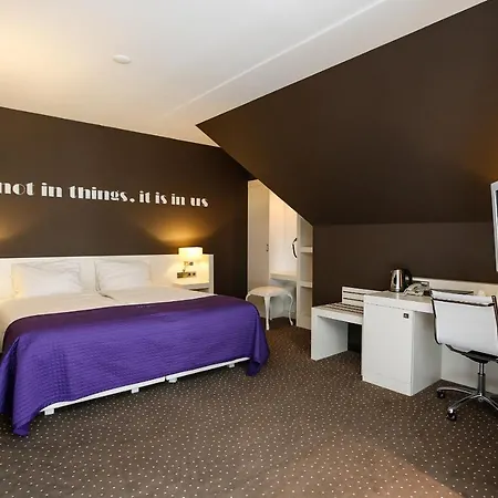 Der Valk - De Cantharel Апелдорн