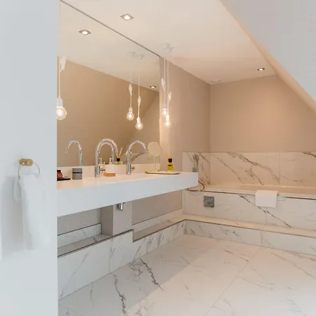 Отель Der Valk - De Cantharel