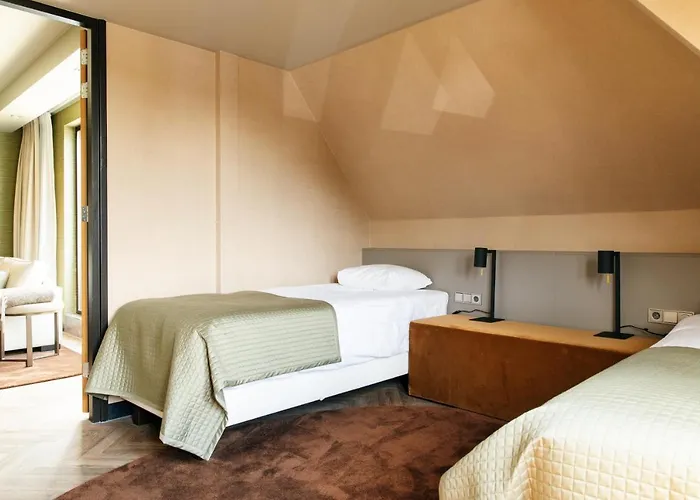 Hotell Der Valk - De Cantharel 4*